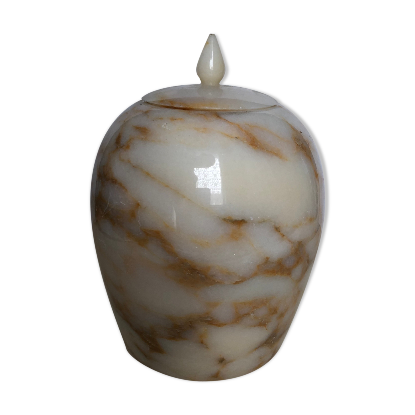 Large pot covered in onyx