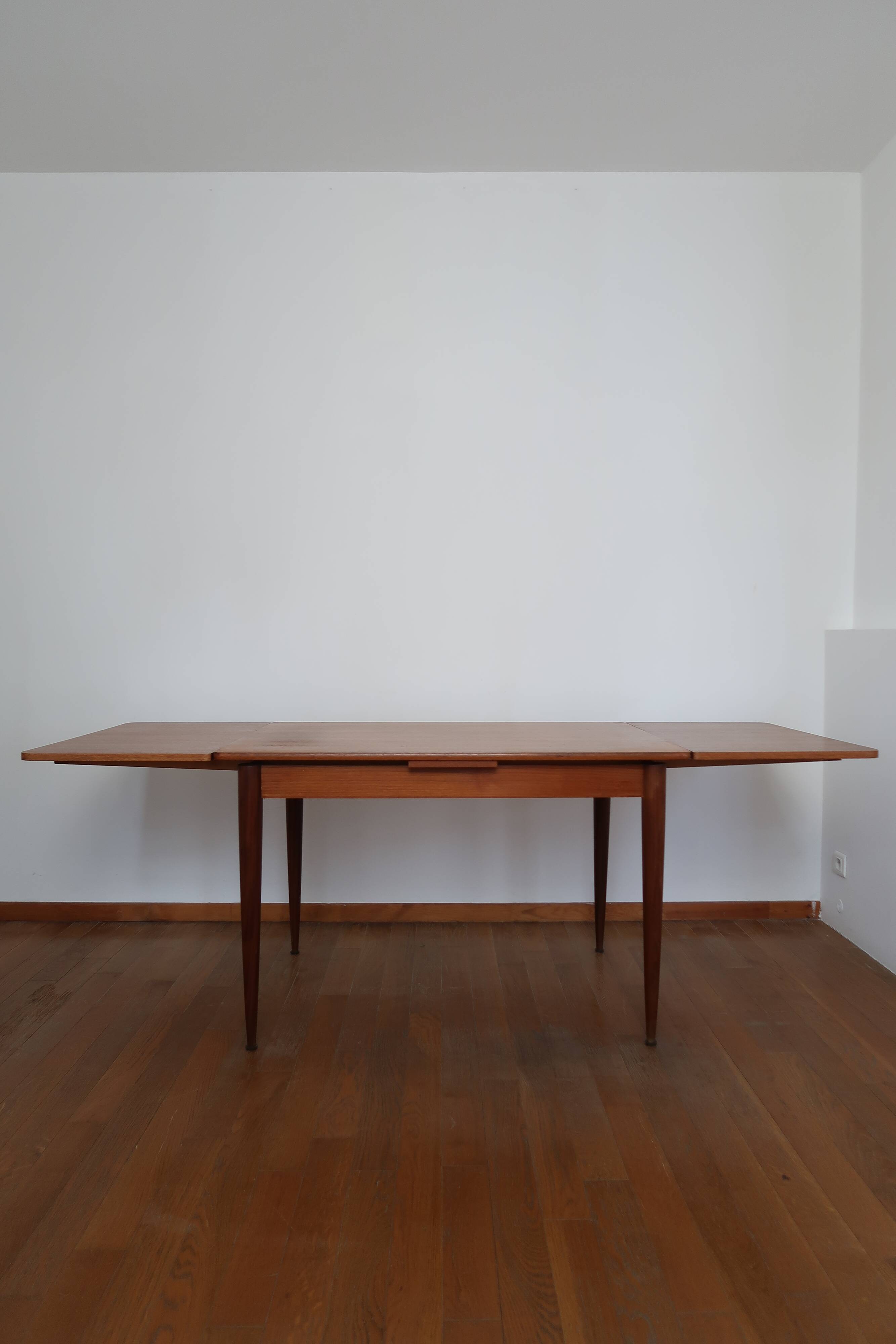 Vintage extendable Scandinavian table
