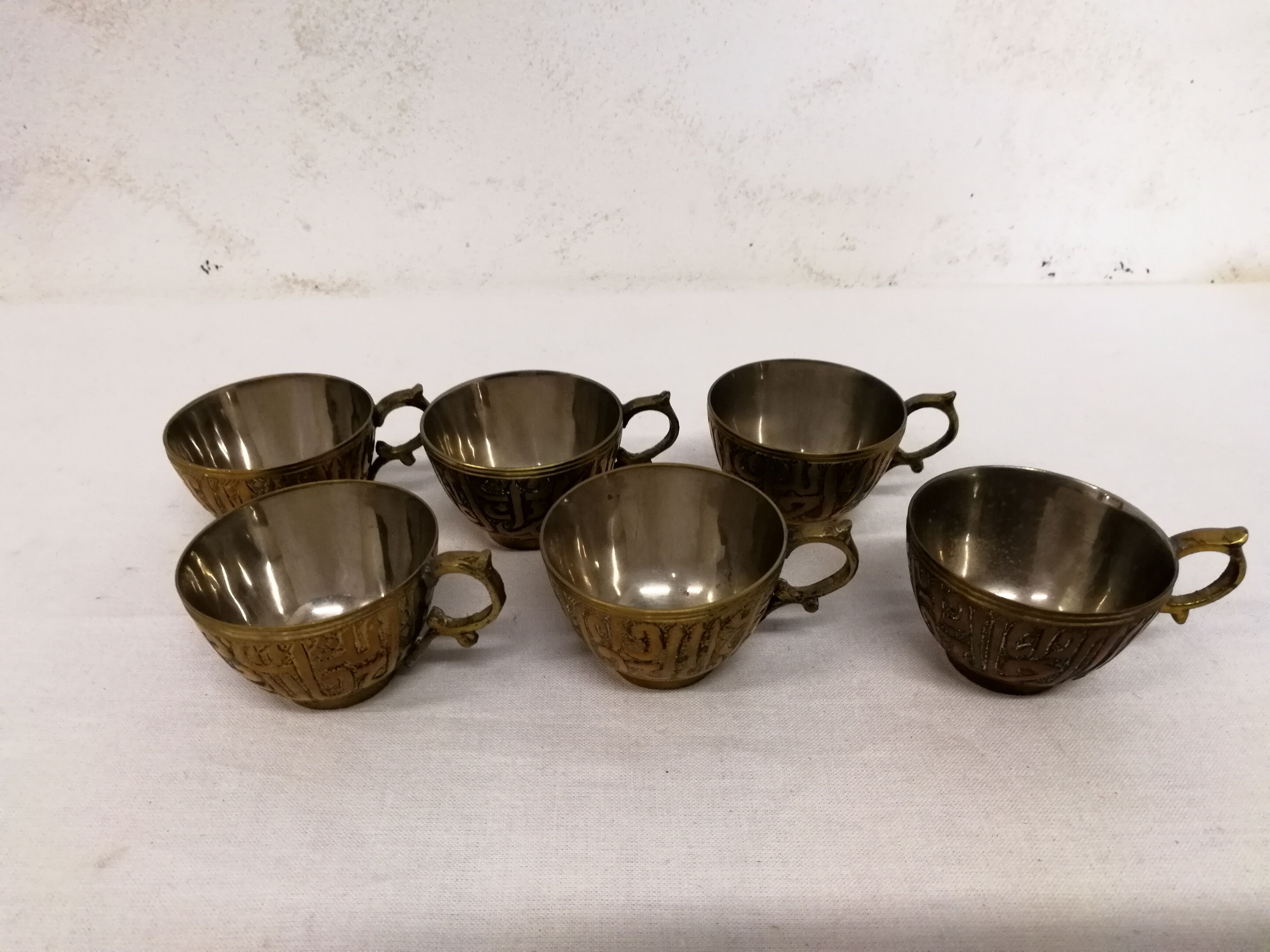 Coffee cups / brass tea