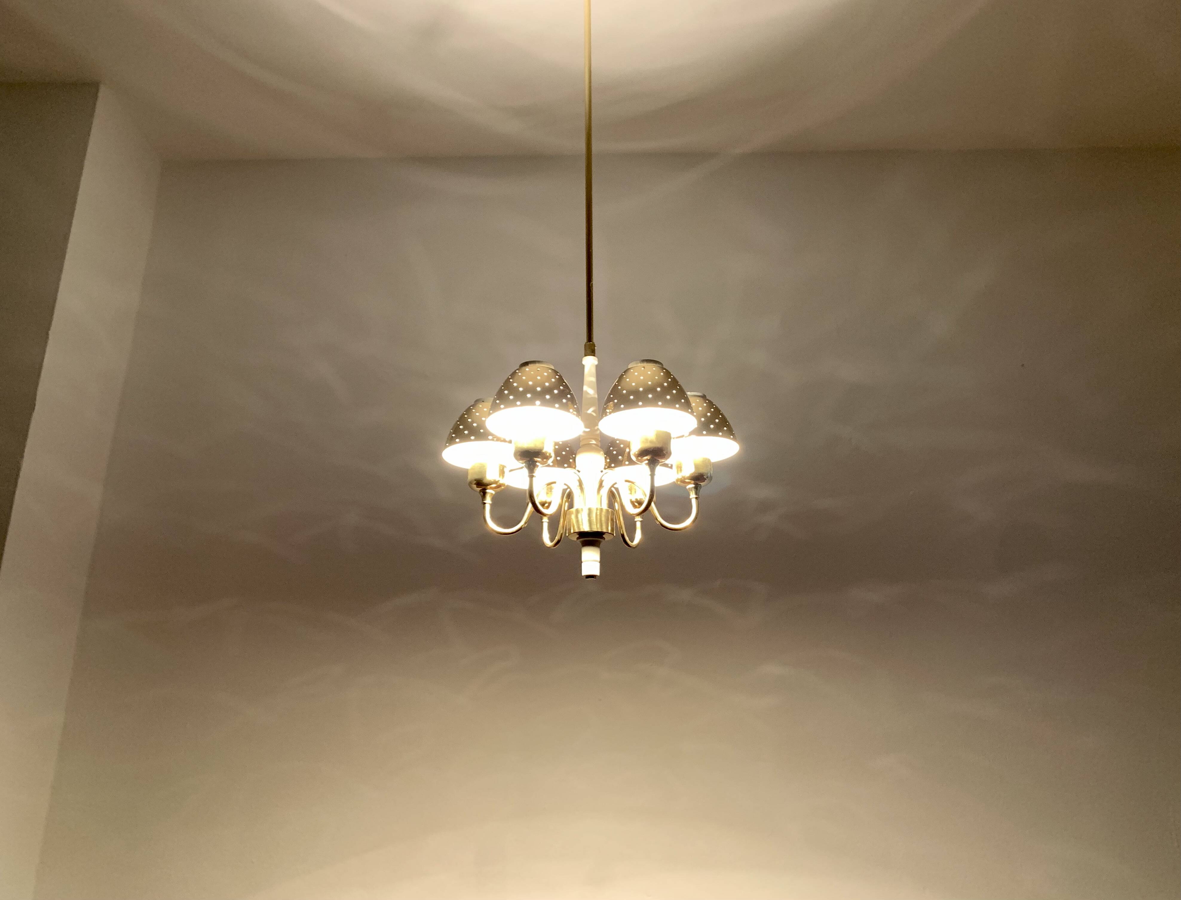 Chandelier en laiton par Hans Agne Jakobsson