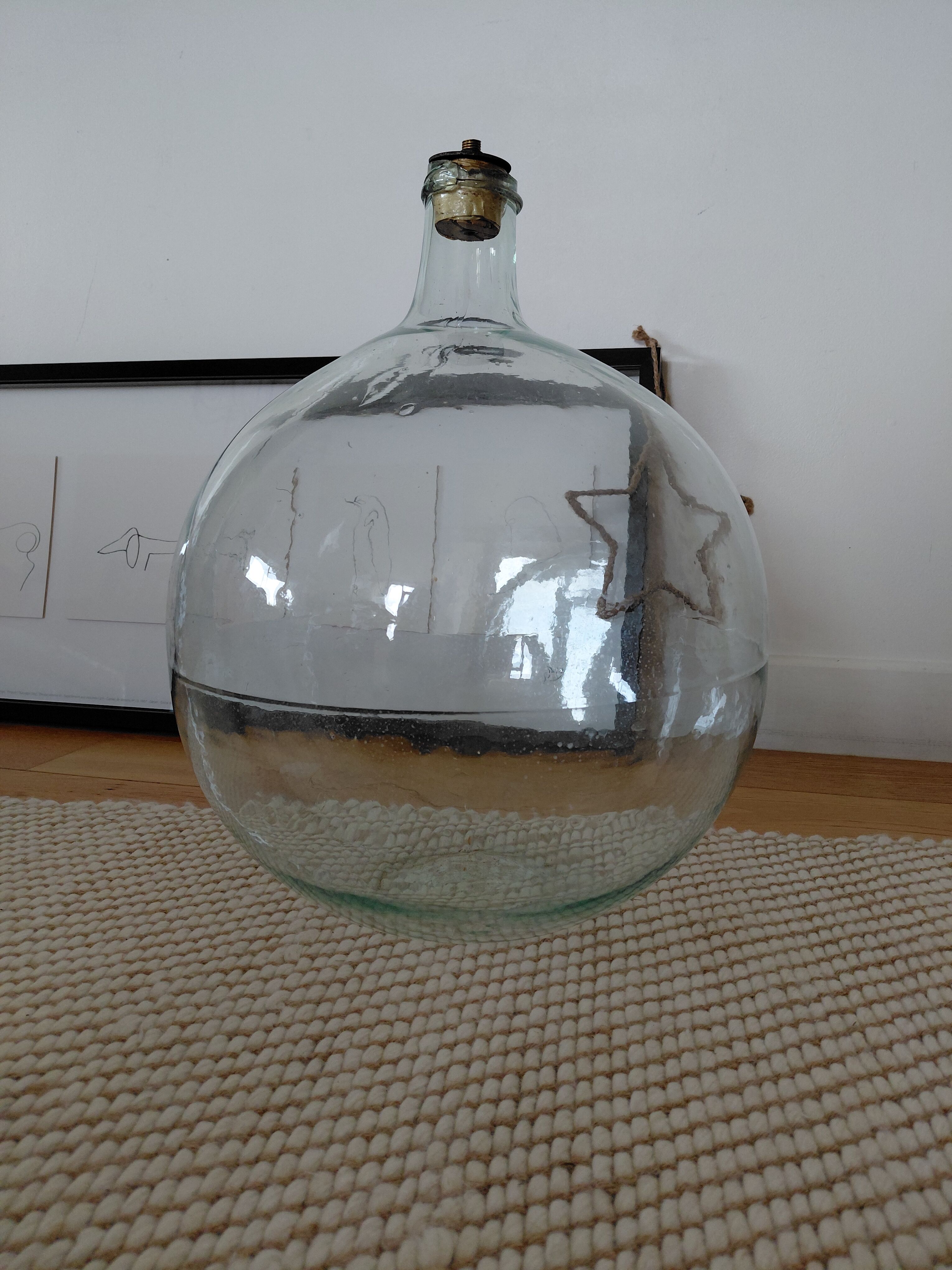 Dame-Jeanne XXL glass floor lamp with vintage lampshade.