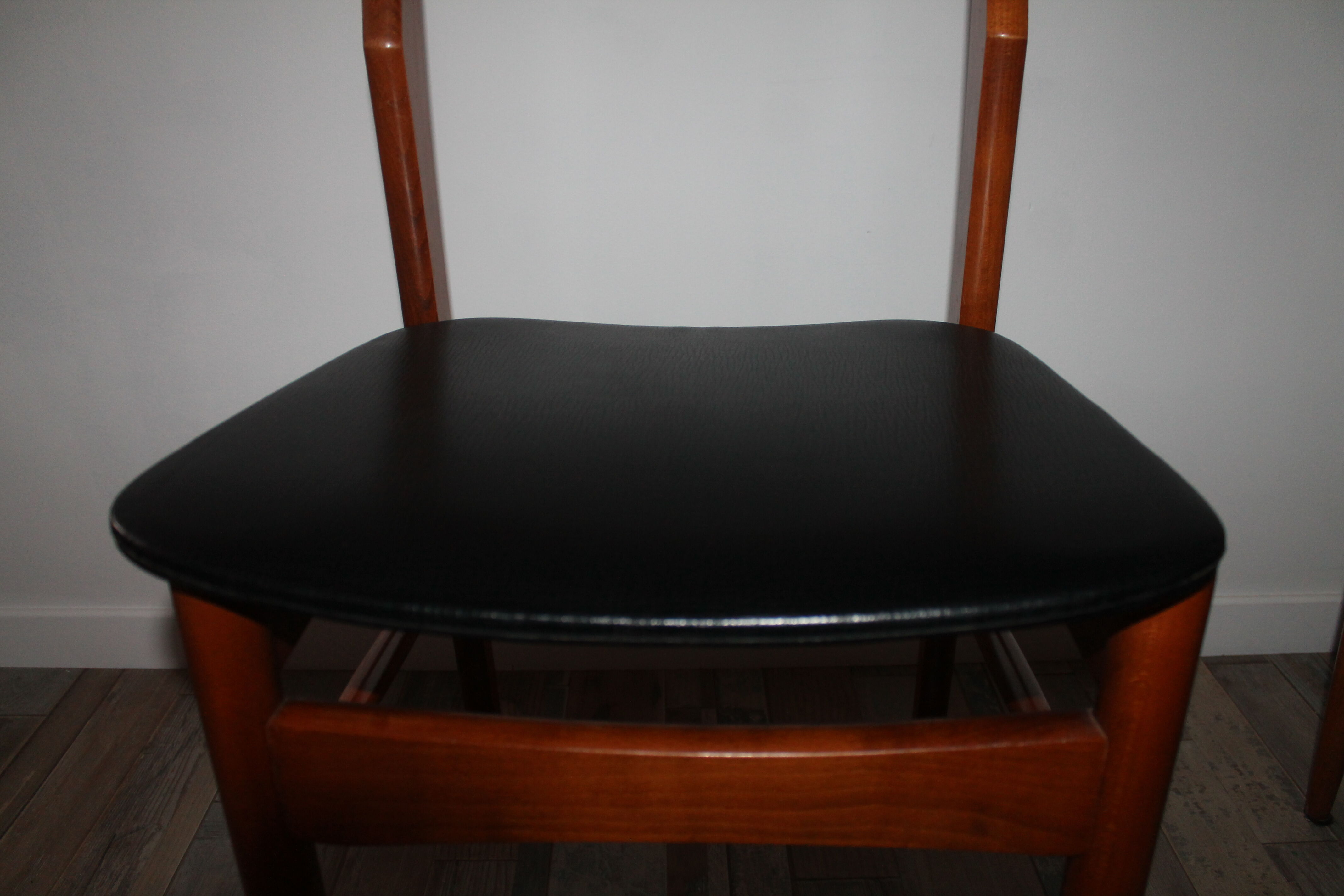 Lot 4 scandinavian chairs from the 60s