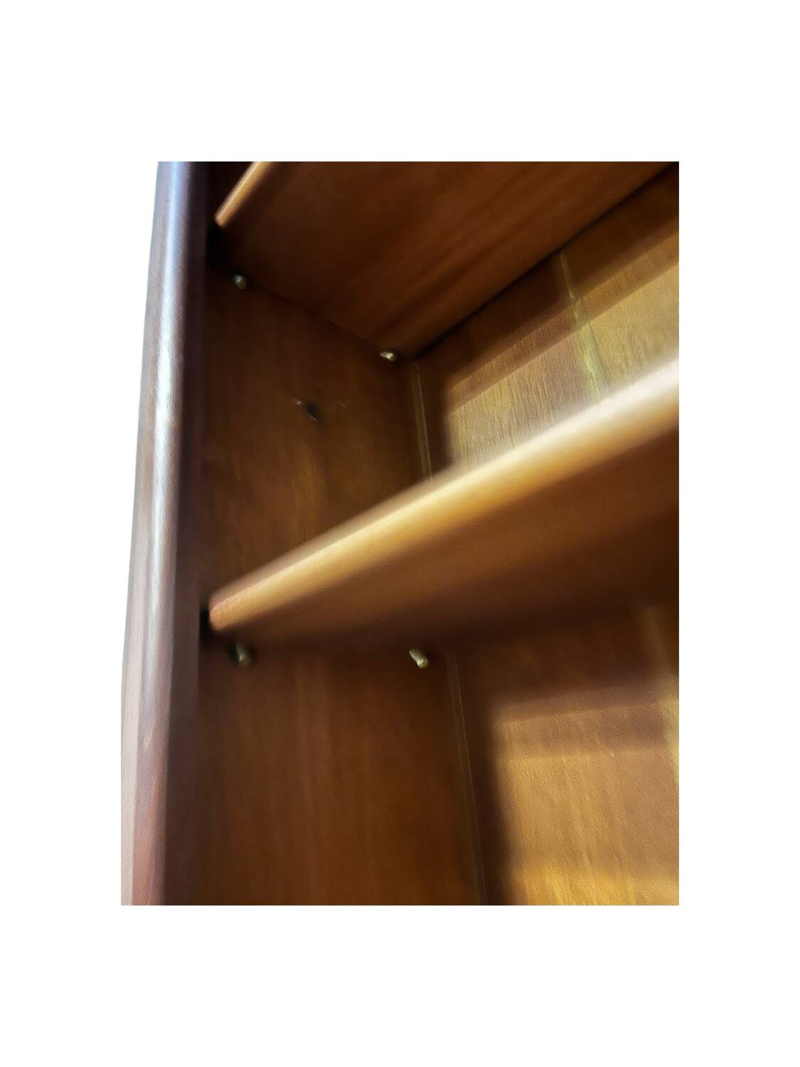 Highboard mit Regale und Türen