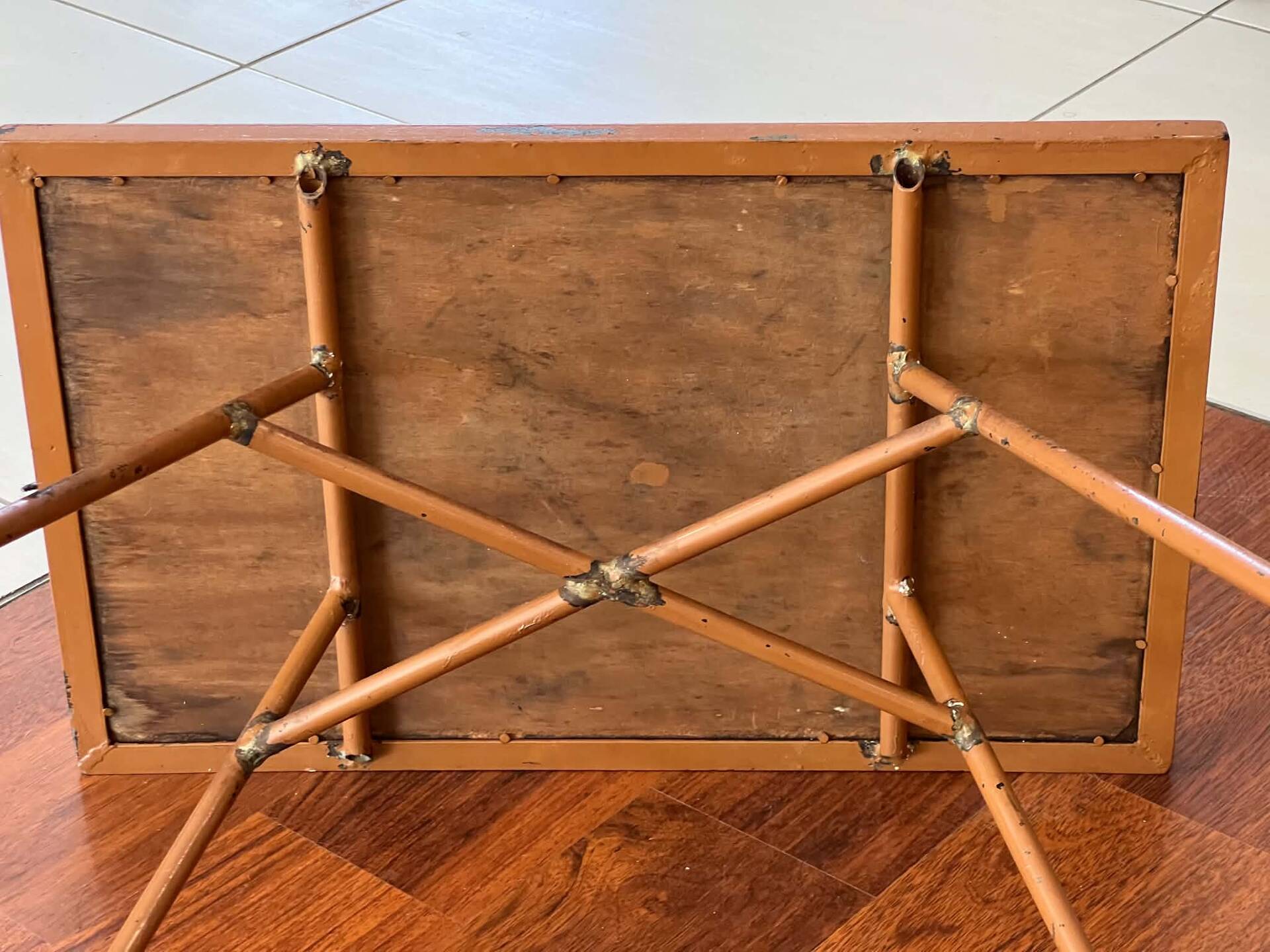 Table d’appoint, bout de canapé en céramique marron et jaune