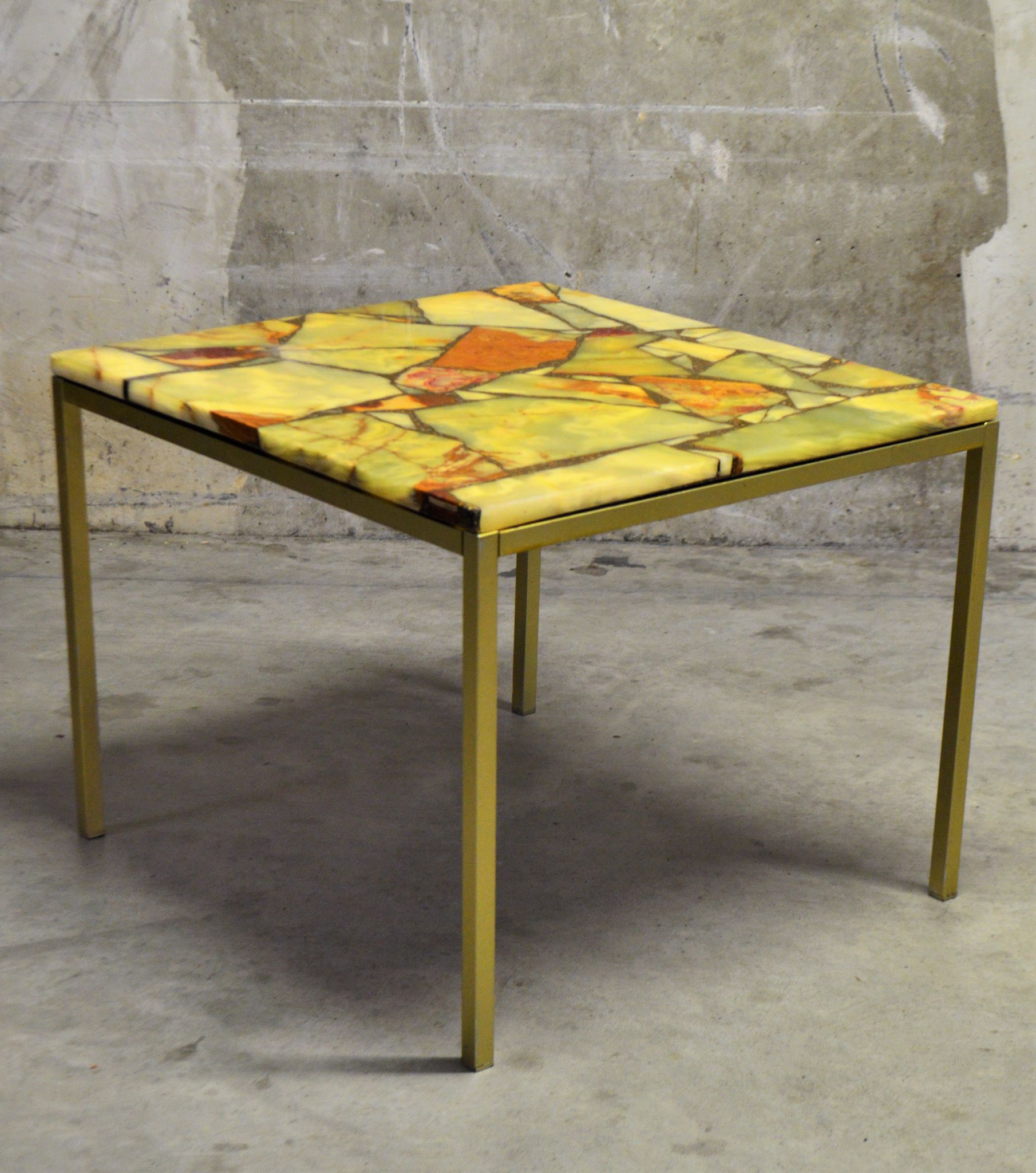 Marble coffee table from the 60s/70s Italian design