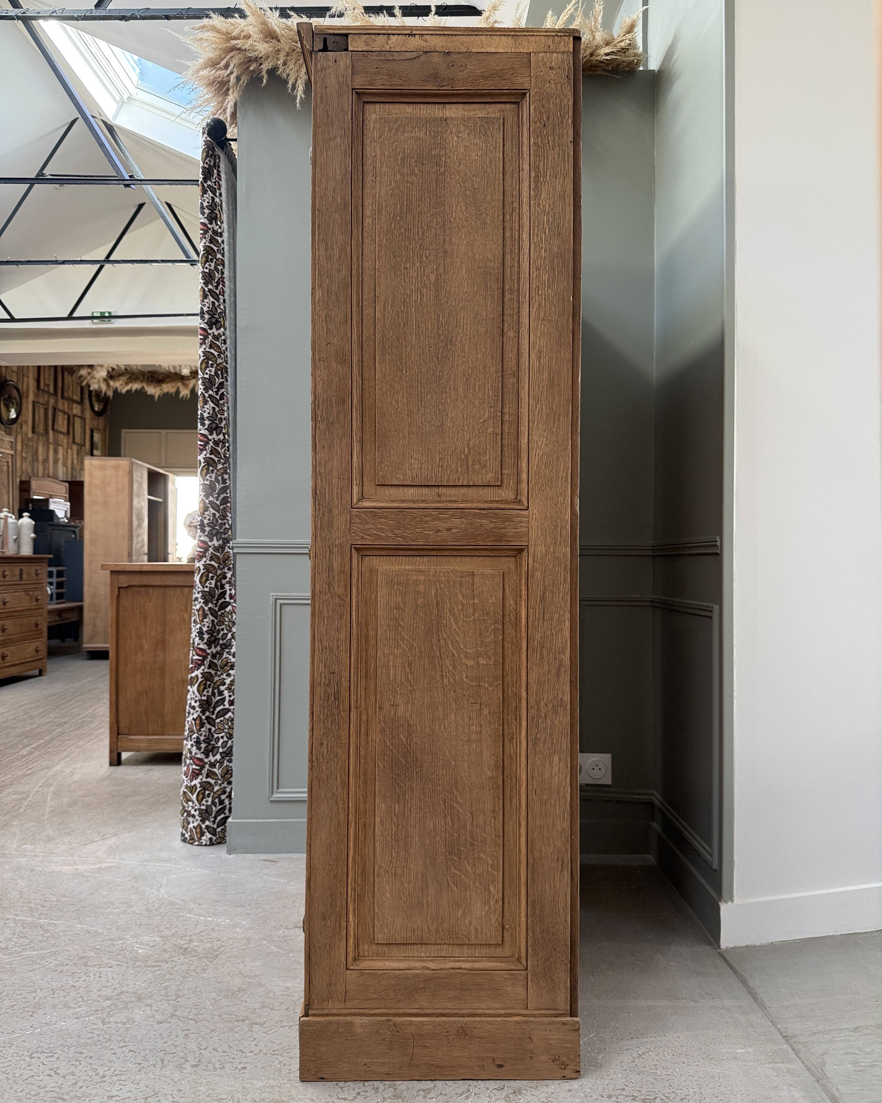 Parisian oak wardrobe (renovated)