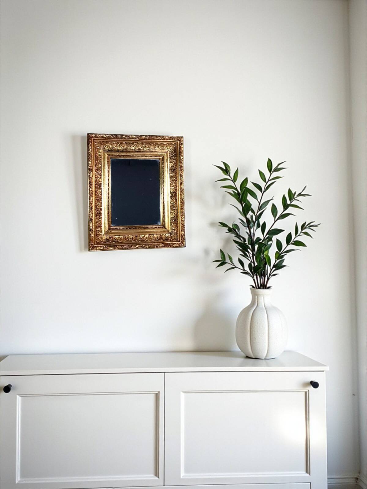 Mirror with antique beaded frame 36x30.5 cm gilded stucco wood C680 S