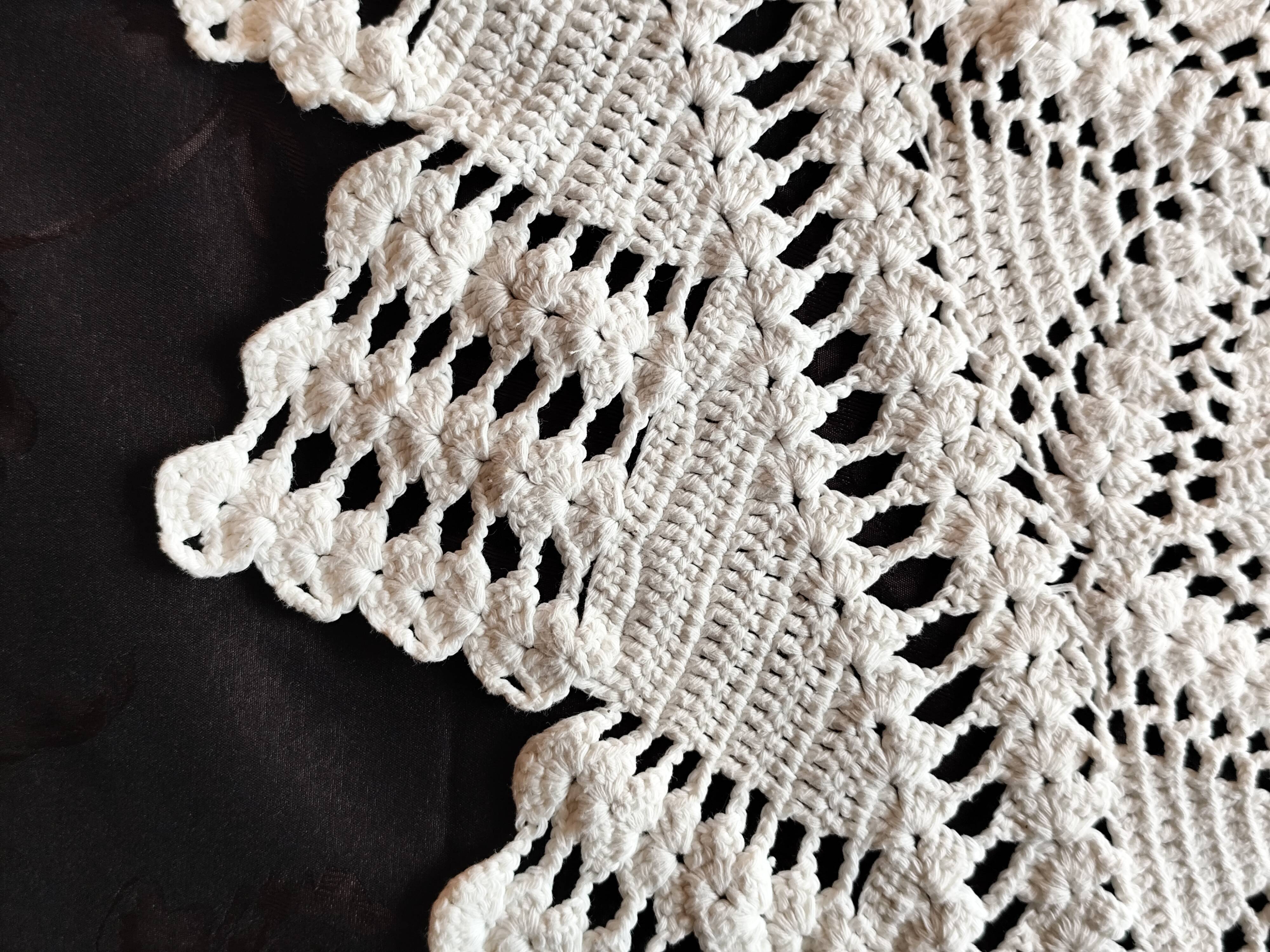 Dessus de lit en coton blanc -  jeté de canapé aux motifs géométriques