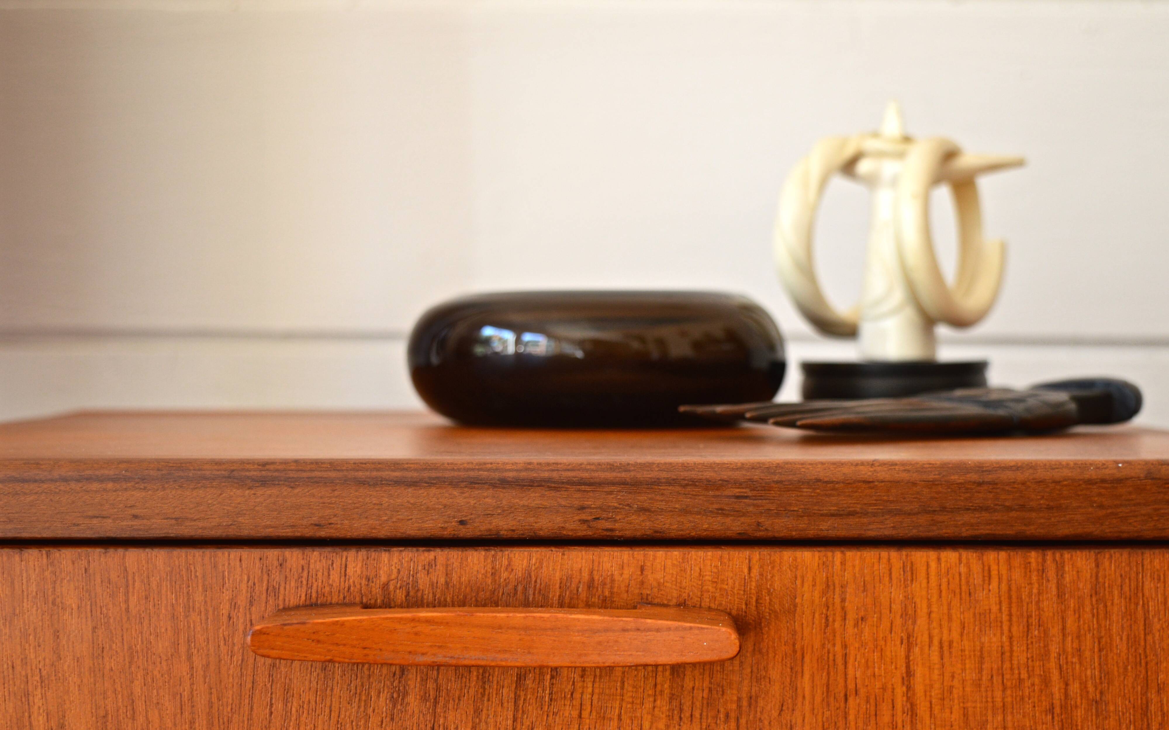 Scandinavian dressing table