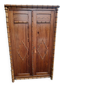 Armoire faux pin , bambou