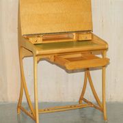 Art Nouveau desk attributed to Carlo Zen 1902 in mottled maple.