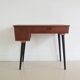 Bureau vintage en teck sur pieds noirs