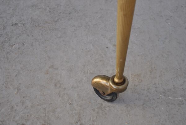 Desserte style 1940 bronze doré dessus plateau verre fumé