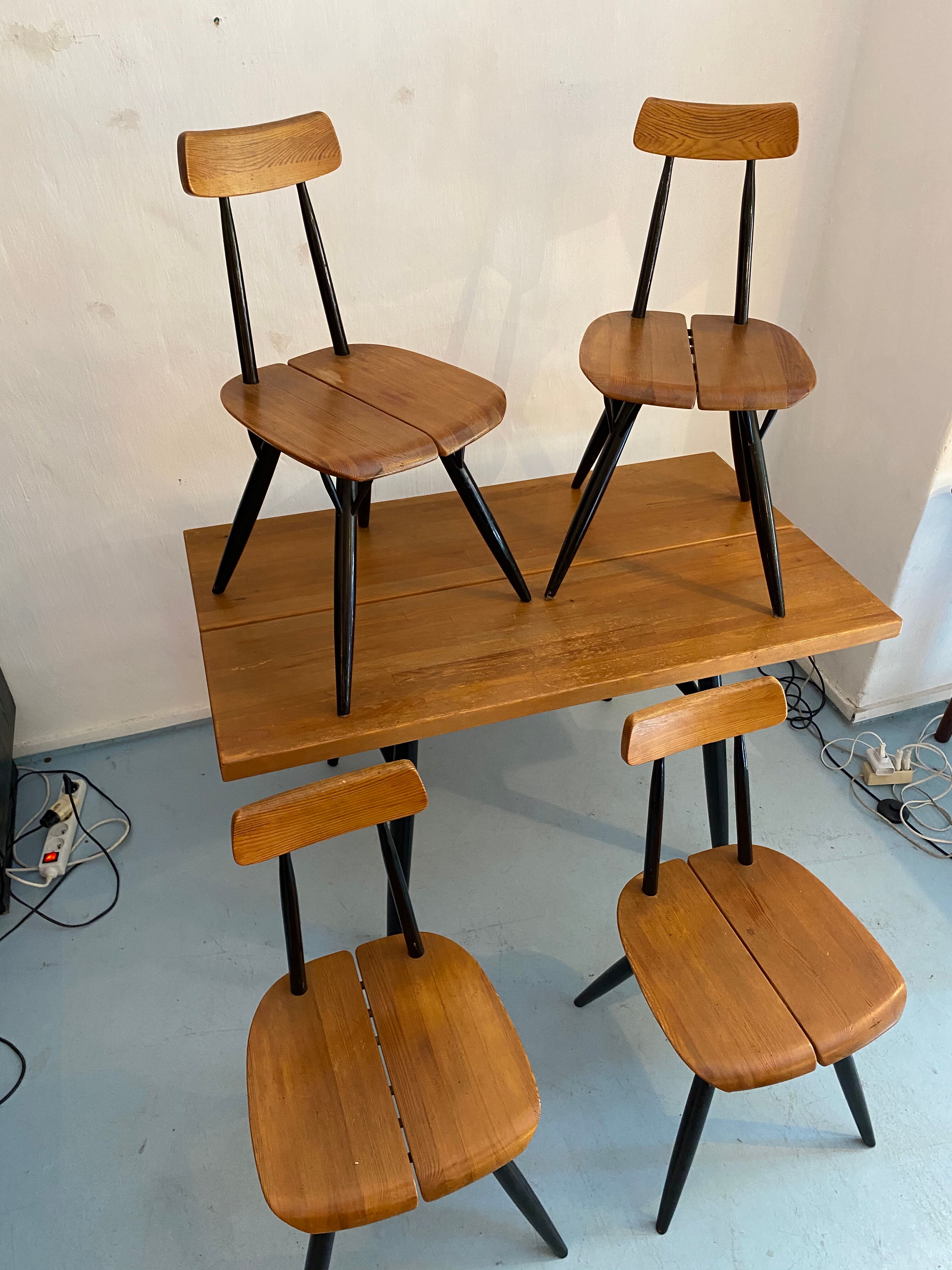 Ensemble table  avec chaises « Pirkka » de Ilmari Tapiovaara