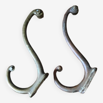 Pair of bronze hooks