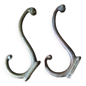 Pair of bronze hooks