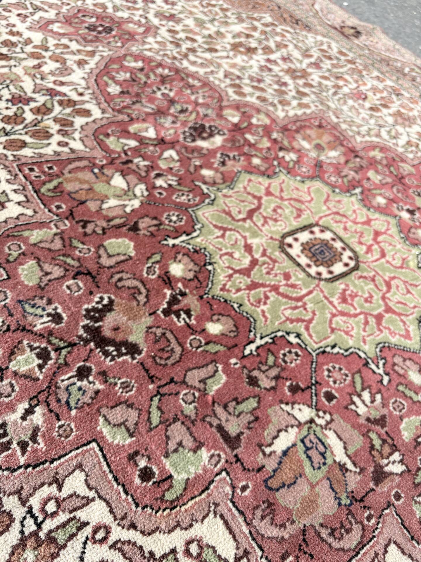 Handmade Turkish Oriental rug in wool