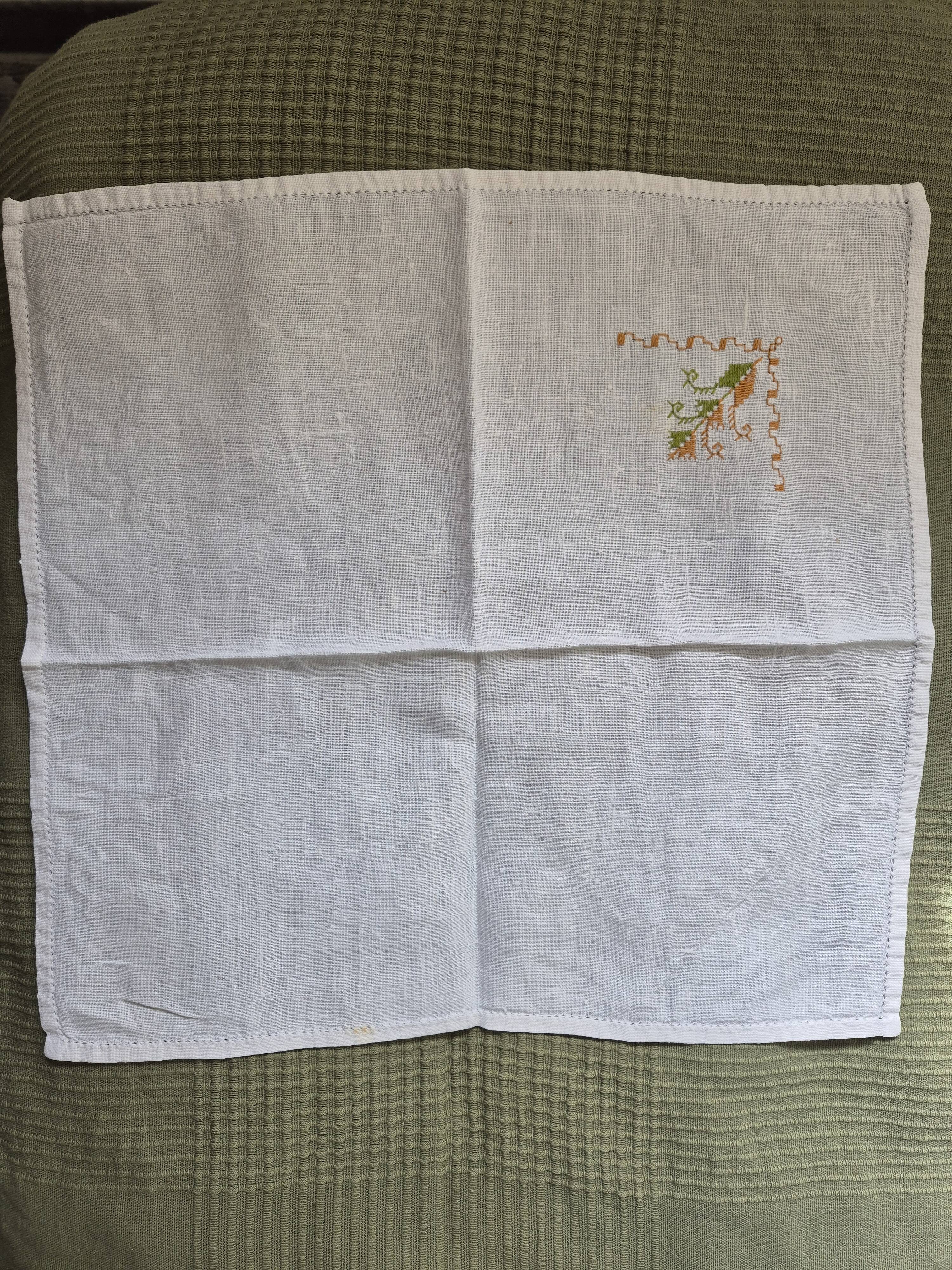 Nappe XXL en lin brodé