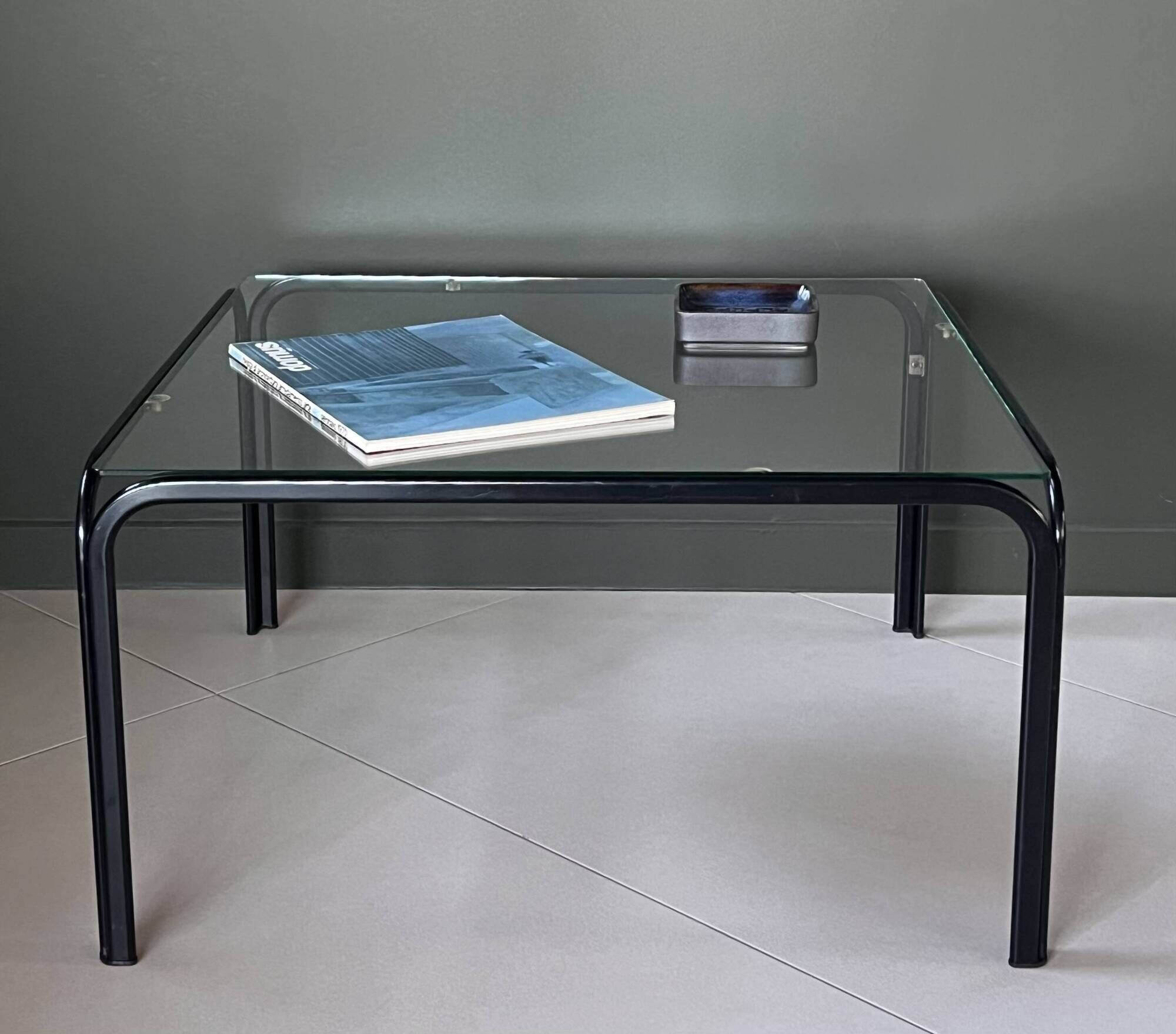 Large coffee table in glass and metal, Italy 1970s.