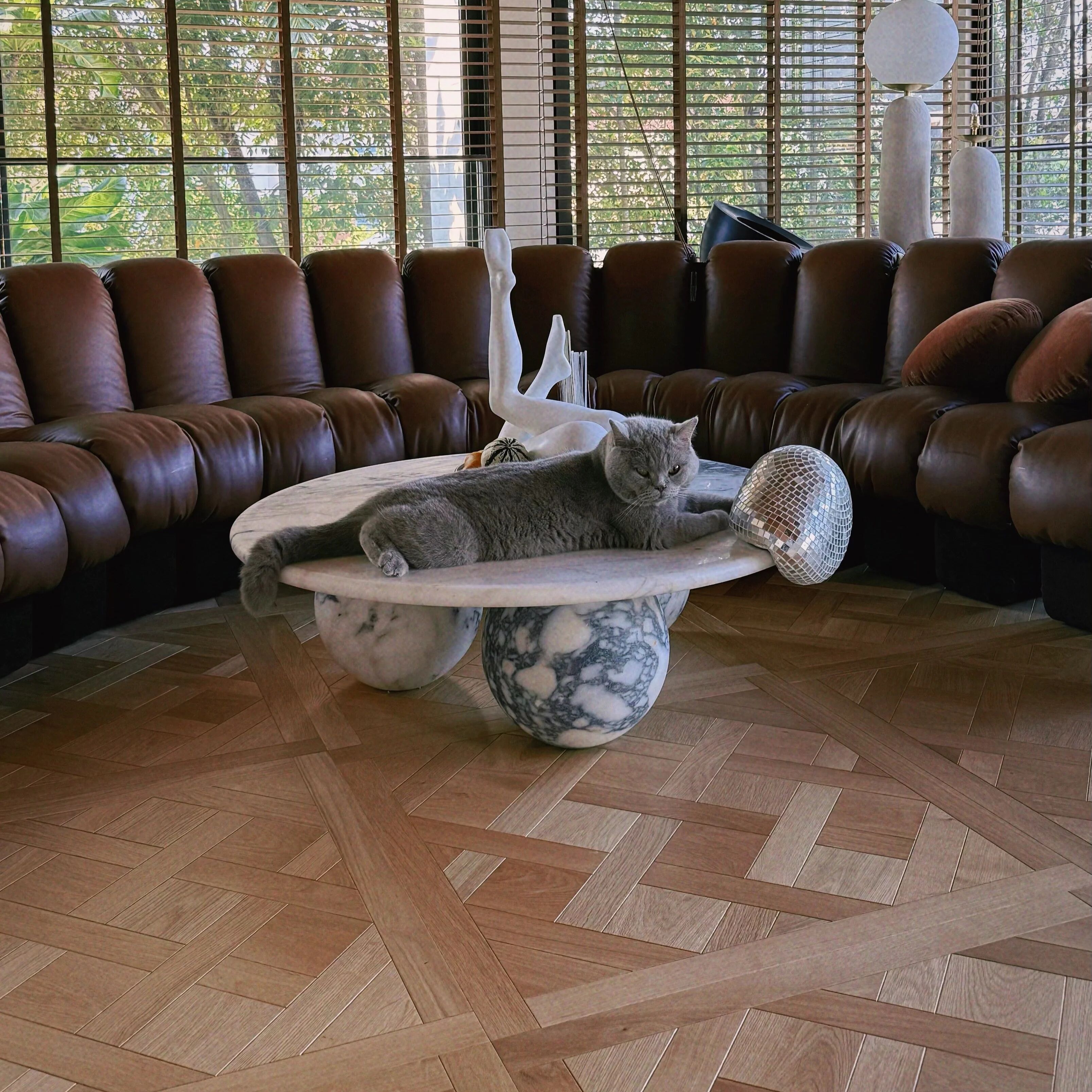 Round Coffee Table Viola Violet Marble with Ball Sphere Legs
