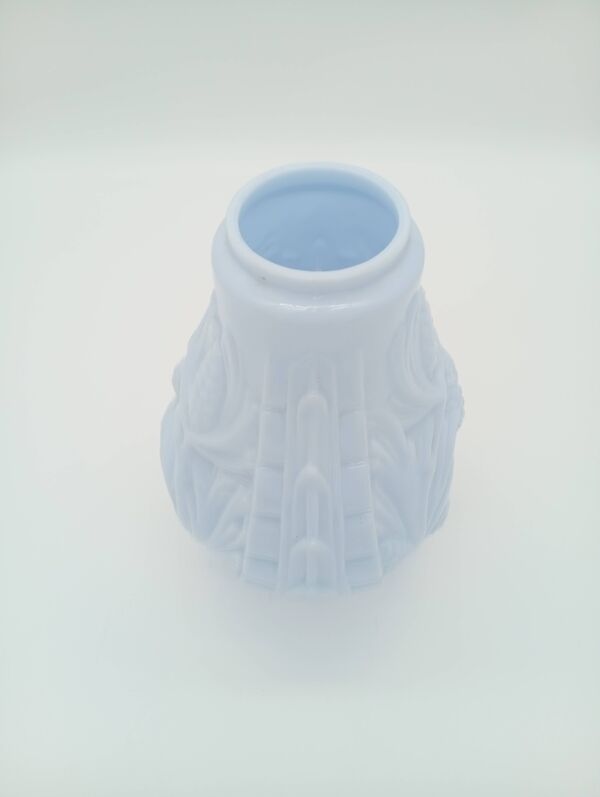 Vase Art Déco Opaline Verre Bleu Pastel Décor Pomme de Pin France Années 30