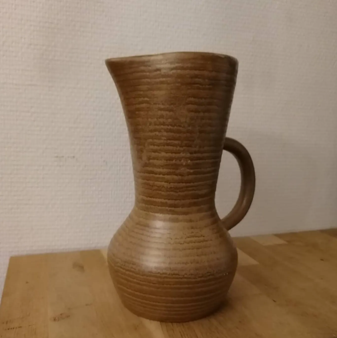 Sandstone pitcher