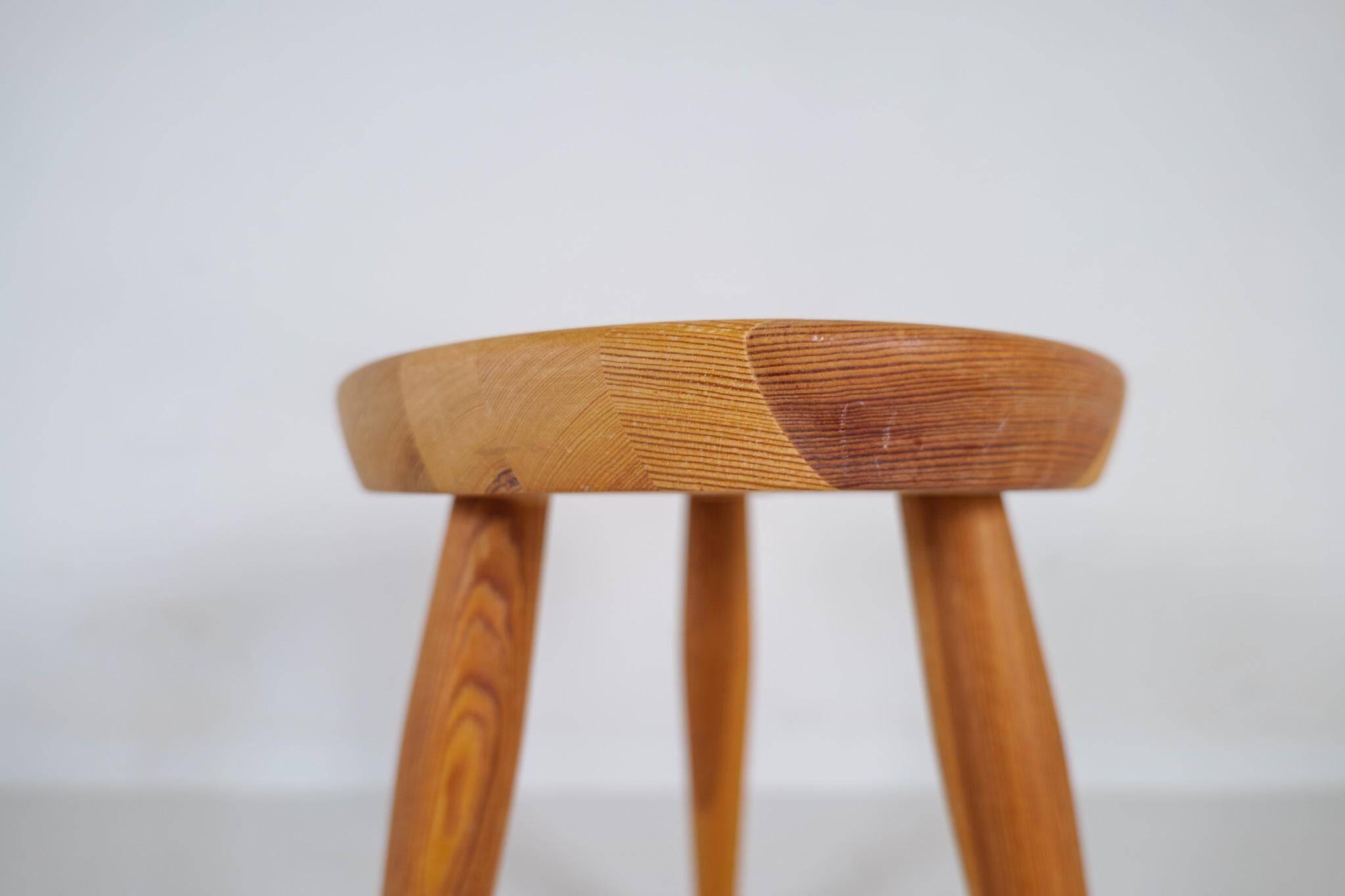 Modern Scandinavian Sculptural Stool in Pine, Sweden, 1970s