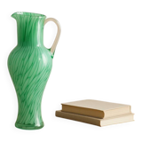 Cruche en verre soufflé vert émeraude – H32 cm x L10 cm