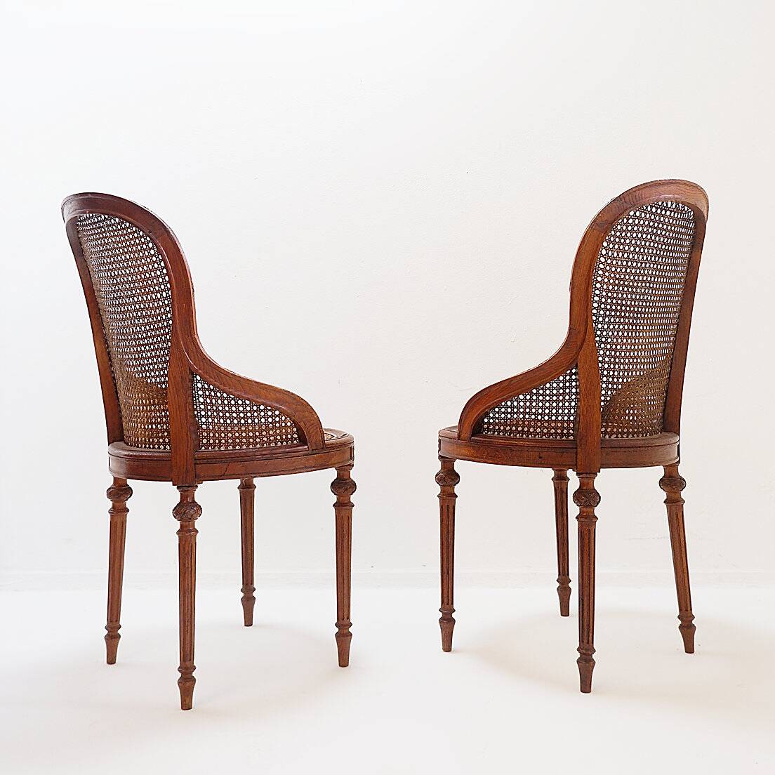 Pair of mahogany armchairs, Louis XVI style – Early 20th century