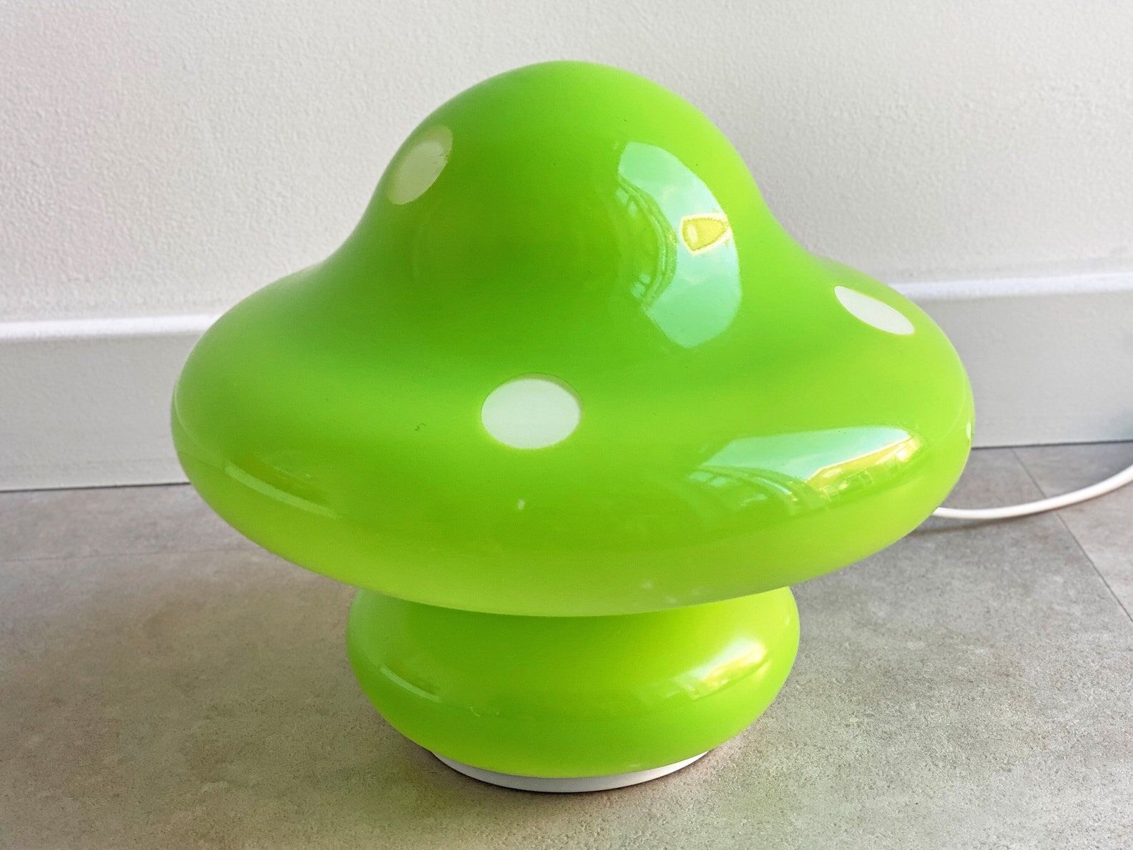 Green glass with white dots mushroom table lamp