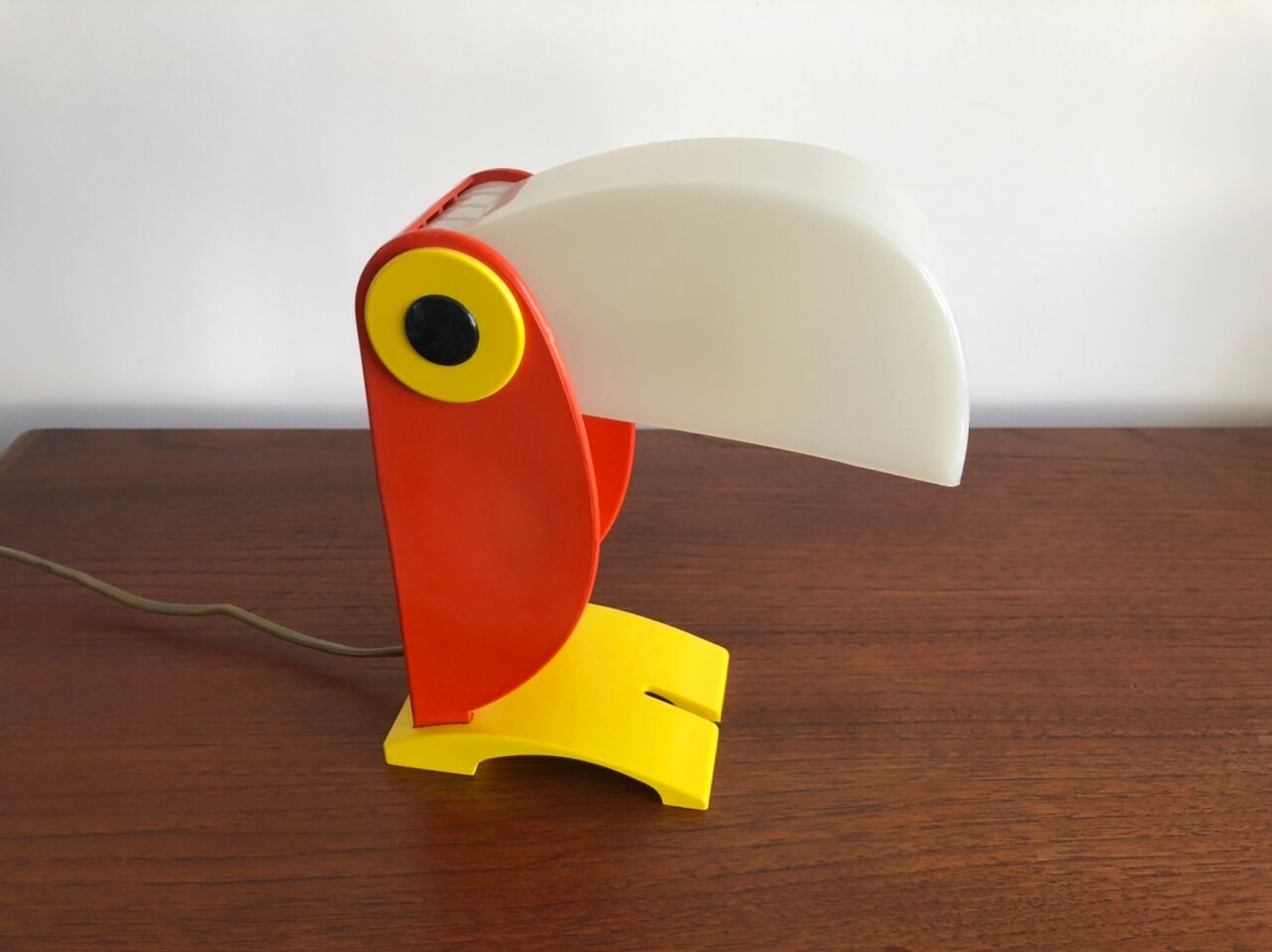 Toucan lamp by Ferrari