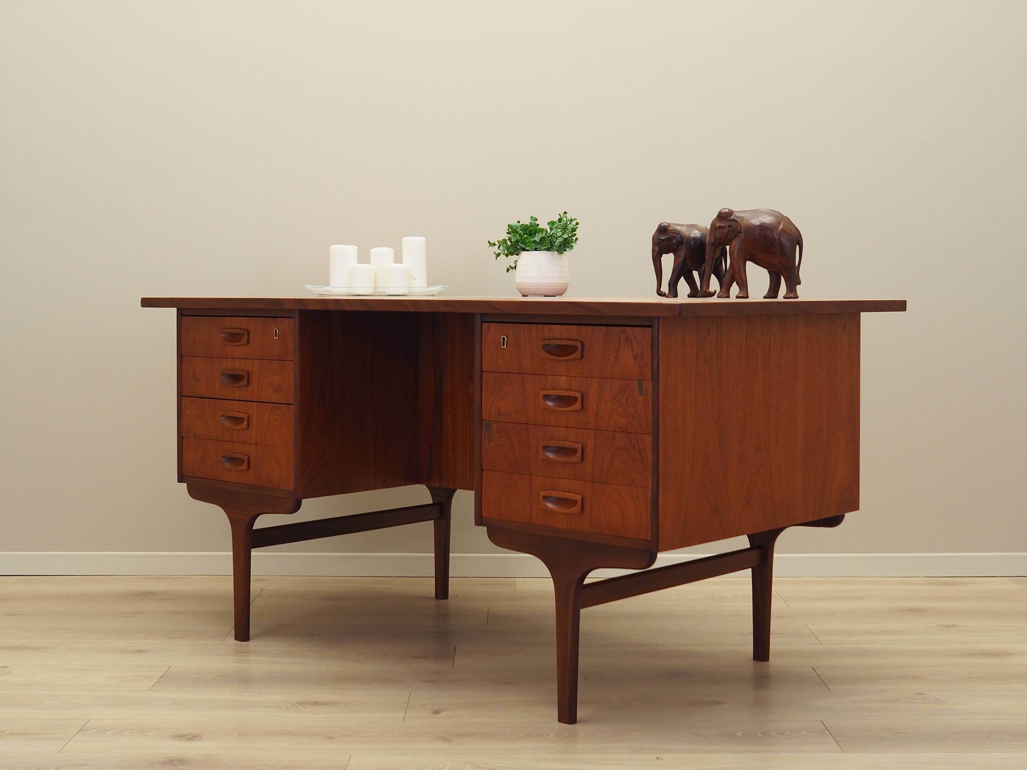 Teak desk, Danish design, 1960s