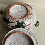 Ceramic pot with lid