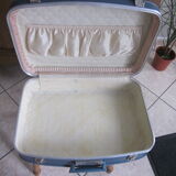 Vintage suitcase air hostesse