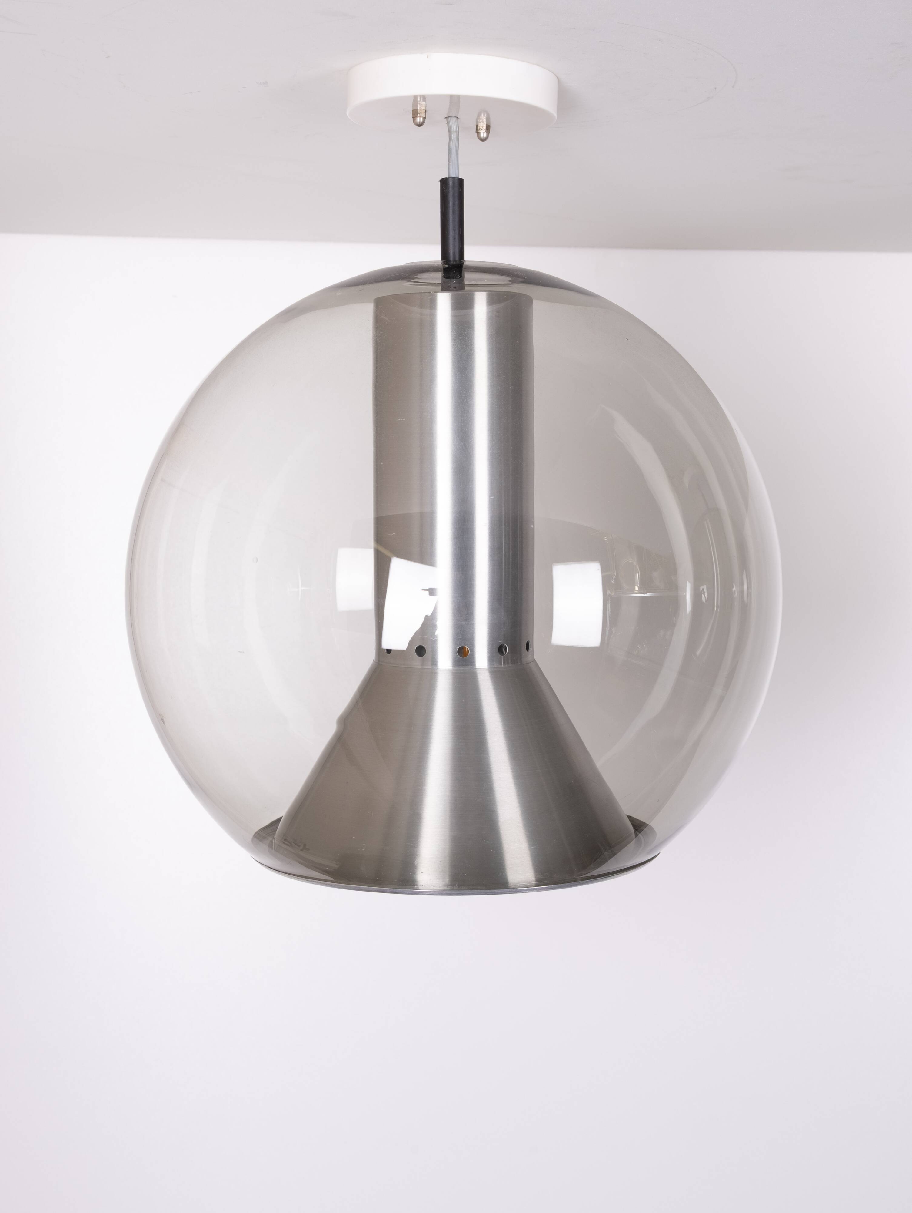 Raak Amsterdam Frank Ligtelijn Globe Pendants 1960s Dutch
