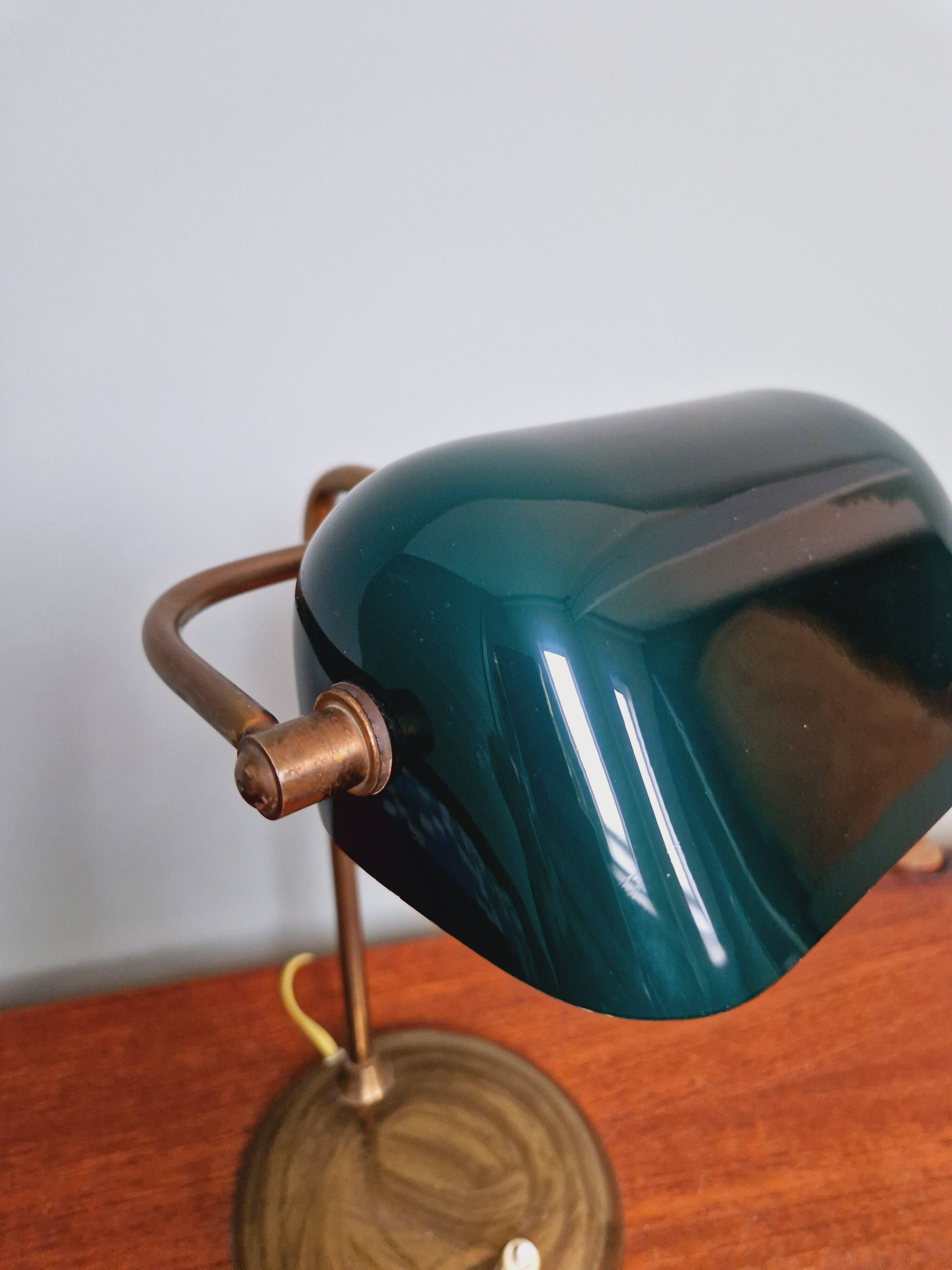 Banker's lamp in brass and green opaline, 1930s