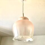 Suspension verre dépoli à volants rose nacré 1960