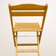 Paire de chaises pliantes en bois blond