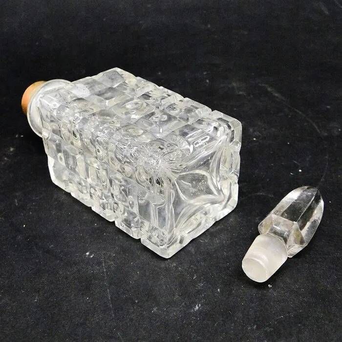 I9R crystal decanter Vienna Cut