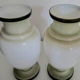 Opaline vase from the Napoléon III period.