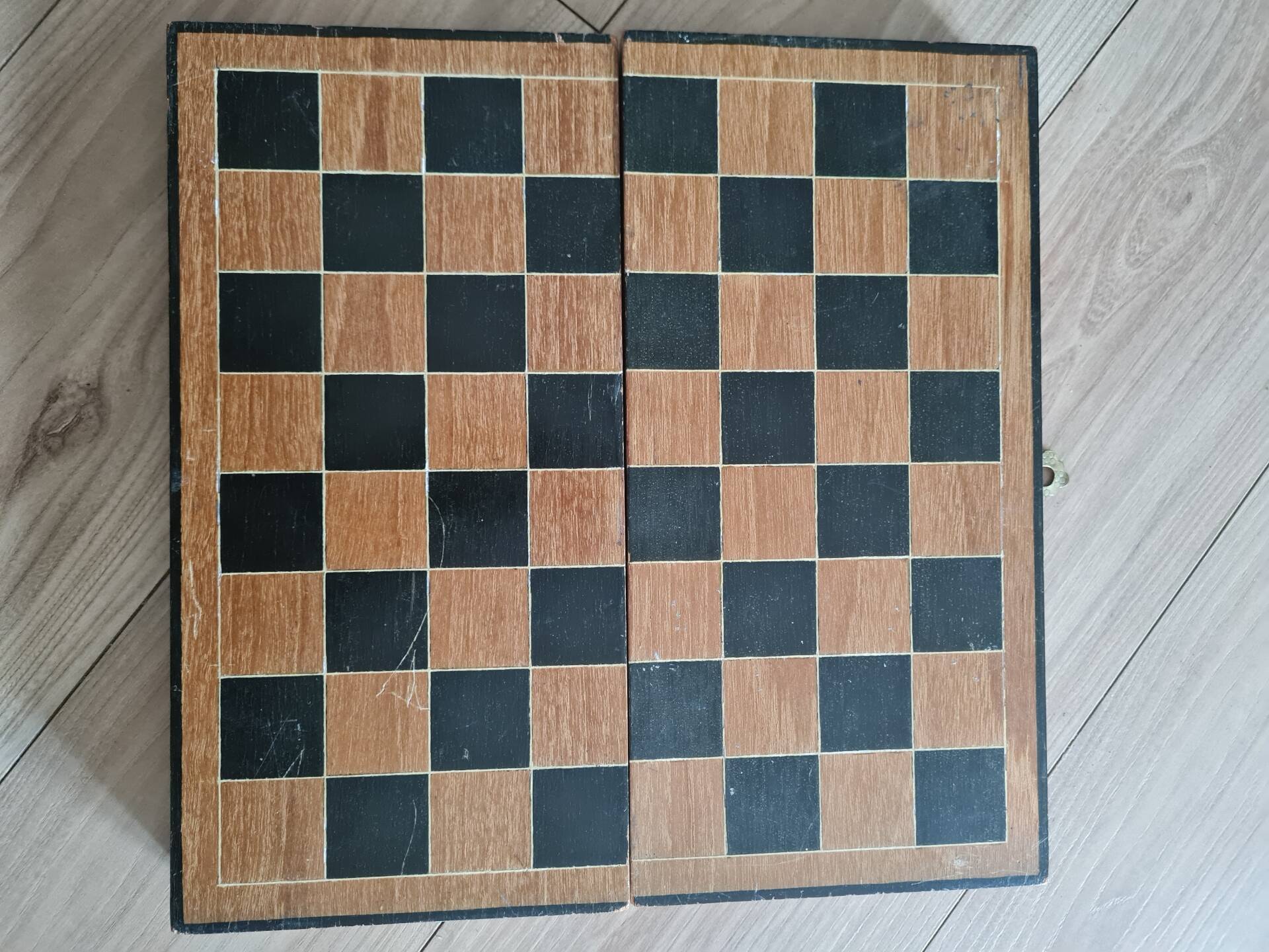 Vintage Wooden and Velvet Folding Chess Set Hong Kong - 37x37 cm