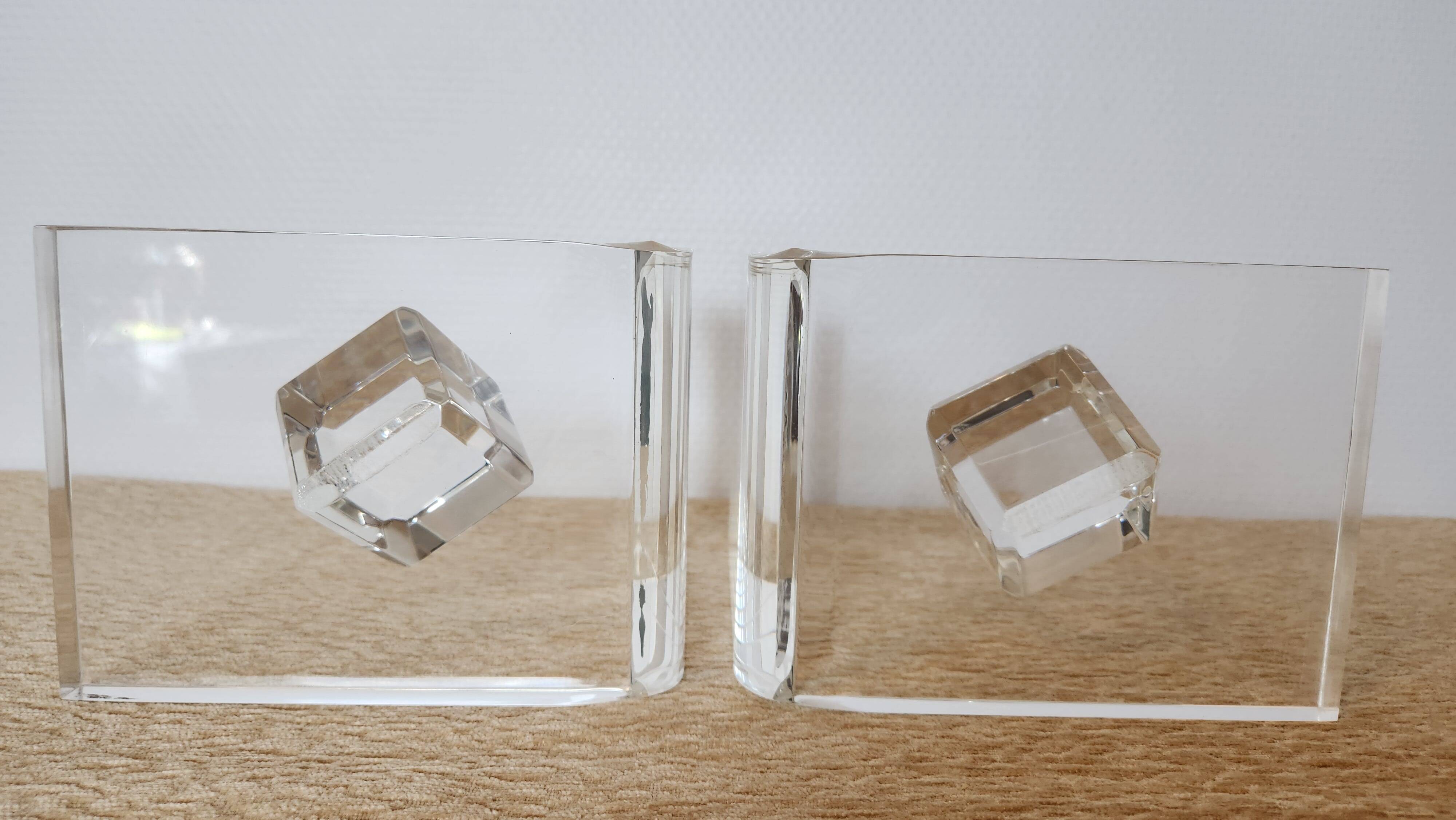 Pair of solid plexiglass bookends, faceted cubes, 1980s