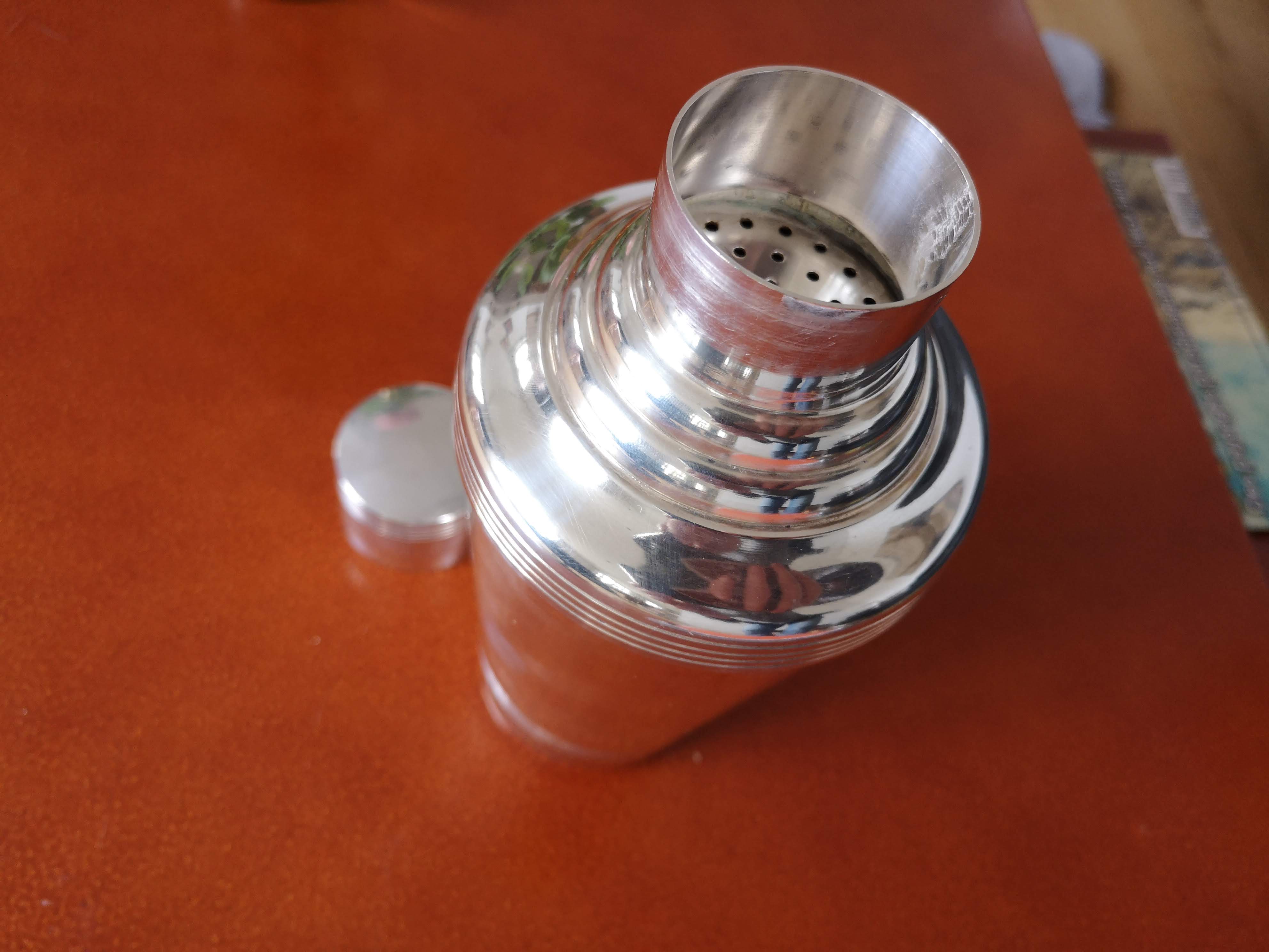 Shaker Art Deco silver metal punched