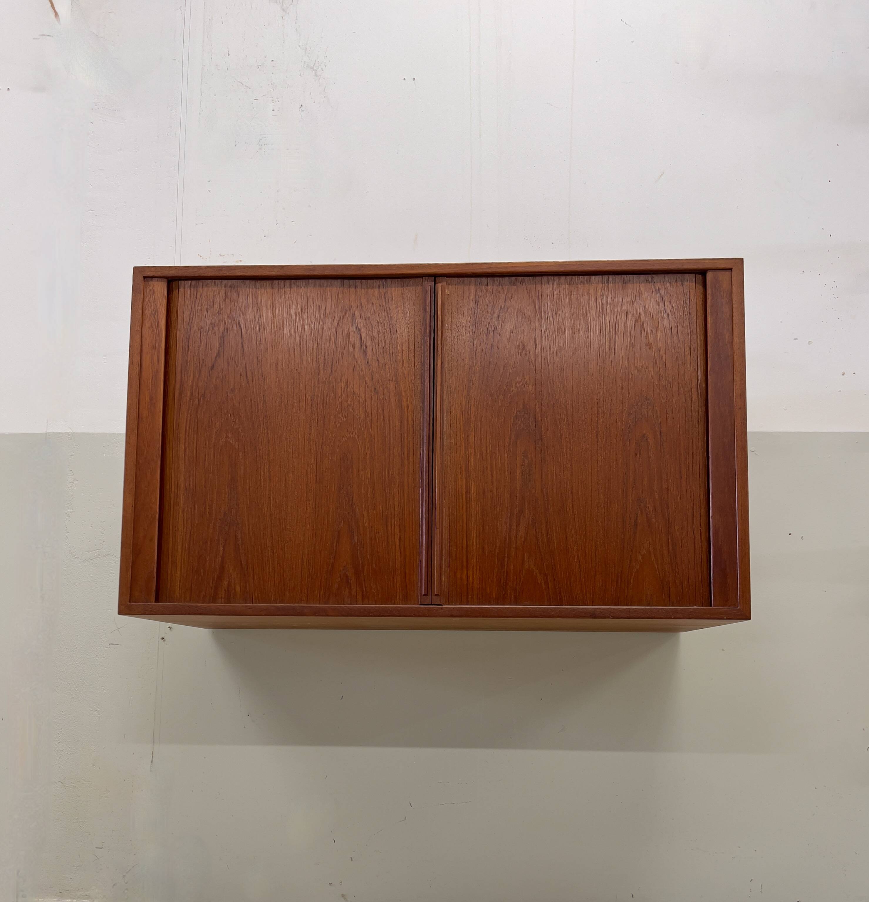 Meuble à Porte Tambour en Teck Par Kai Kristiansen Pour Feldballes