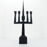 Candélabre brutaliste en acier forgé noir 1950