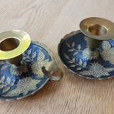 Set of 2 hand candle holders in golden brass