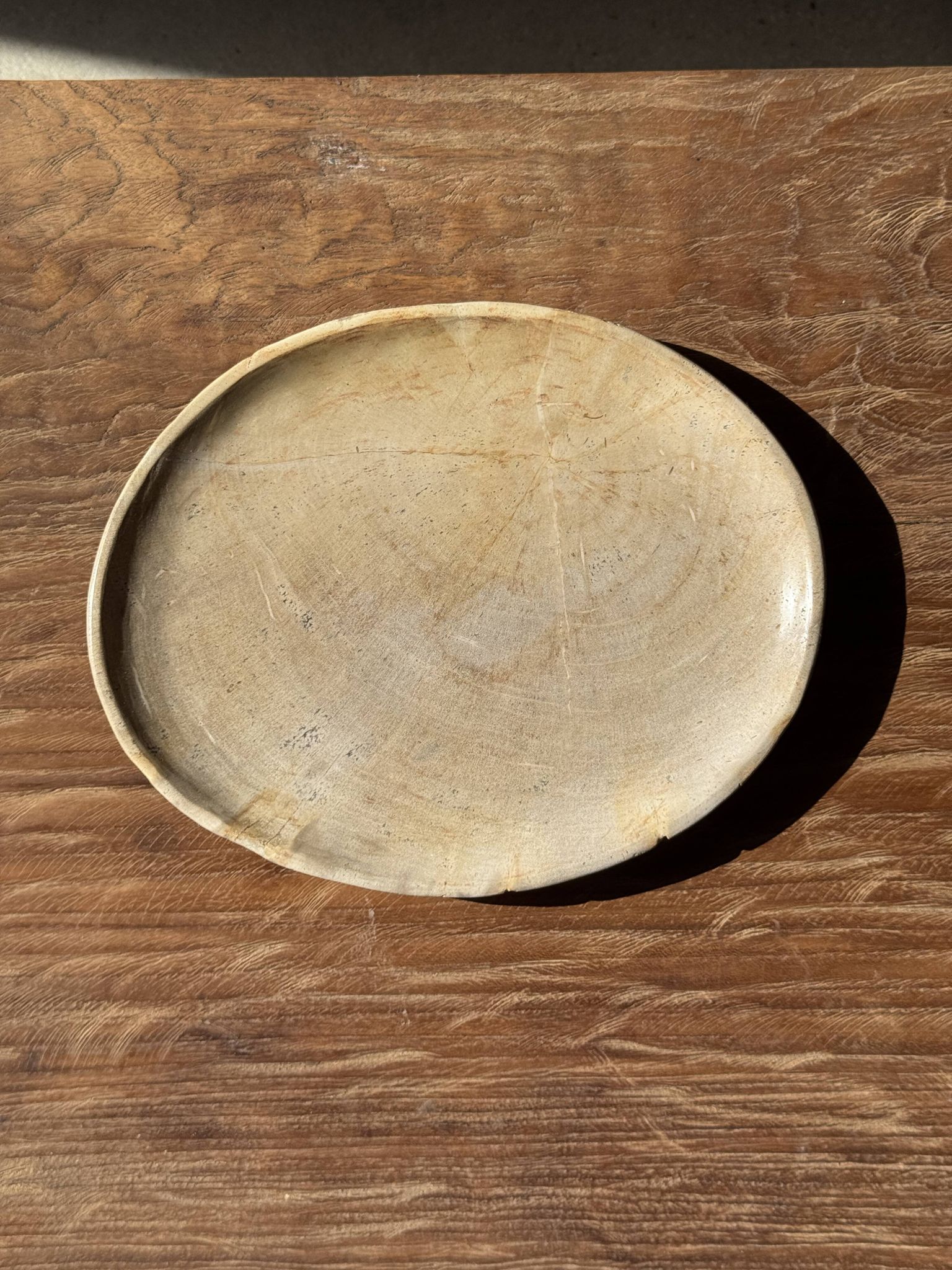 Small oval beige solid petrified wood tray or pocket emptier D24-19 -3311