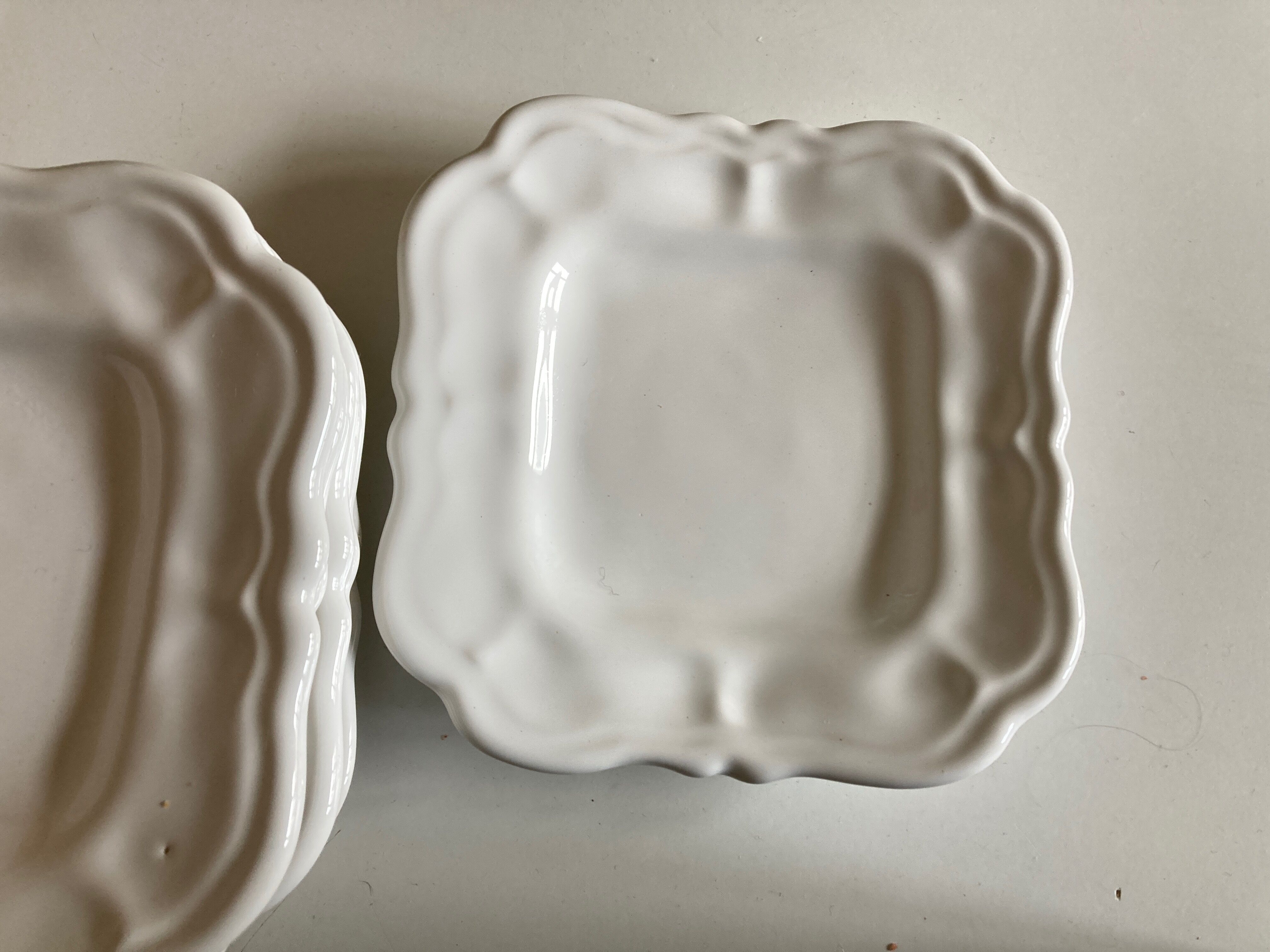 Set 6 plates in glazed earth with Moustiers godrons 1970