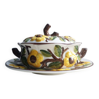 Slip tureen