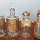 Set of 4 vials / vials of apothecary